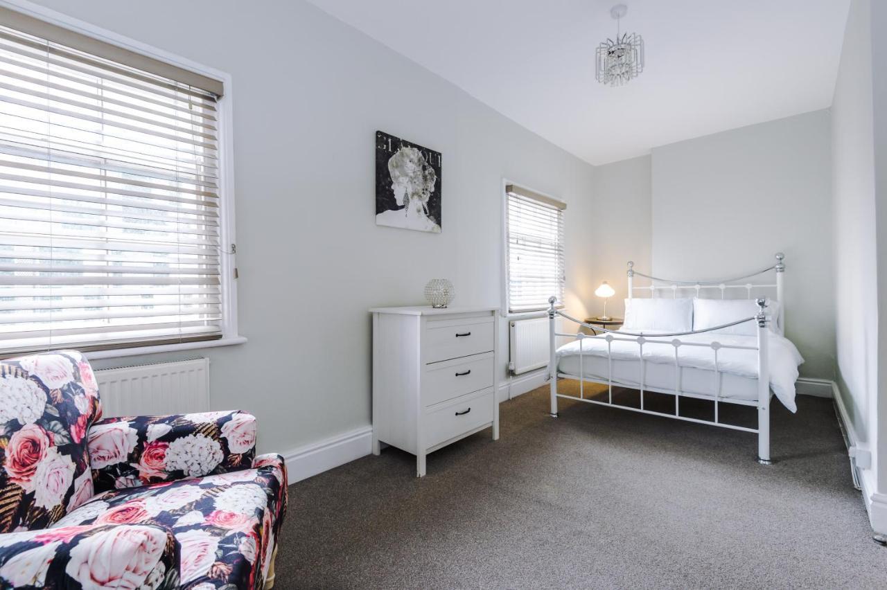 Market House Villa Chester Bagian luar foto