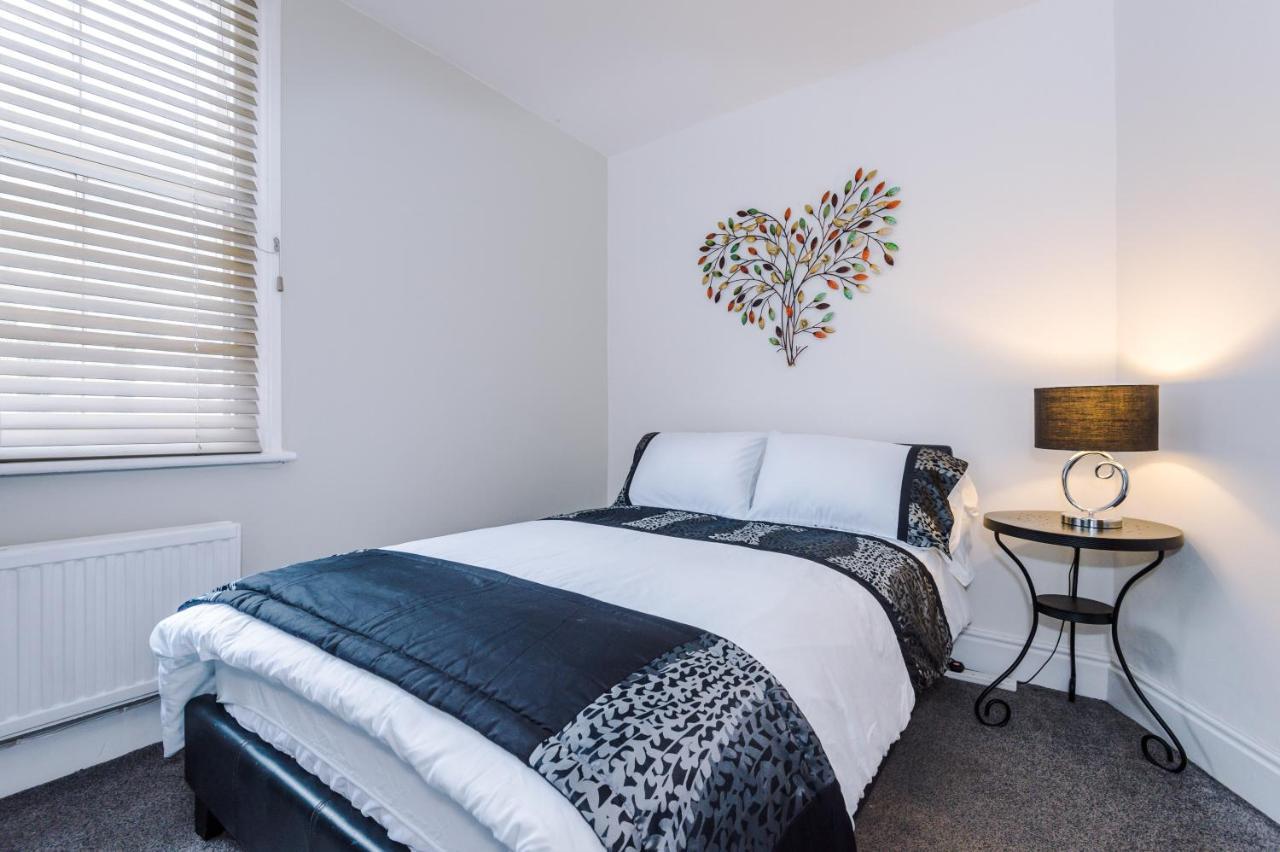 Market House Villa Chester Bagian luar foto