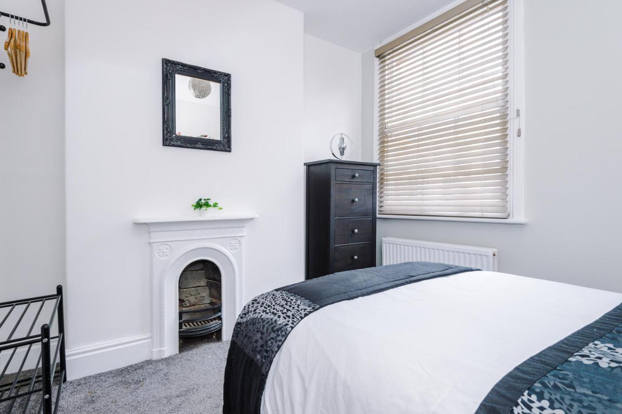 Market House Villa Chester Bagian luar foto